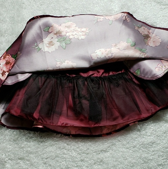 SALE!! Skirt - Picture 4 of 6